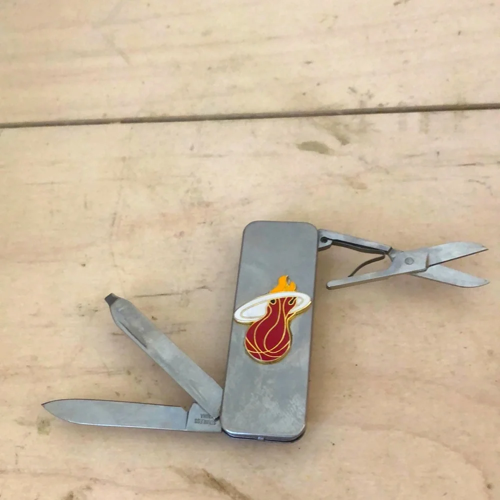 Miami Heat logo stainless steel multi-tool money clip